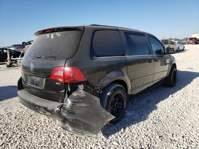 2011 VOLKSWAGEN ROUTAN SEL 2V4RW5DG2BR658444