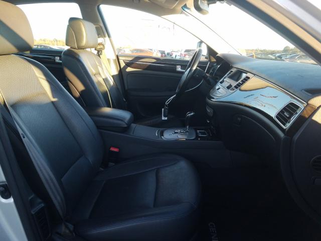 2013 HYUNDAI GENESIS 3. KMHGC4DD5DU258101