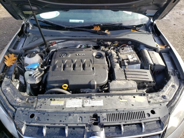 2015 VOLKSWAGEN PASSAT SE 1VWBV7A3XFC017551