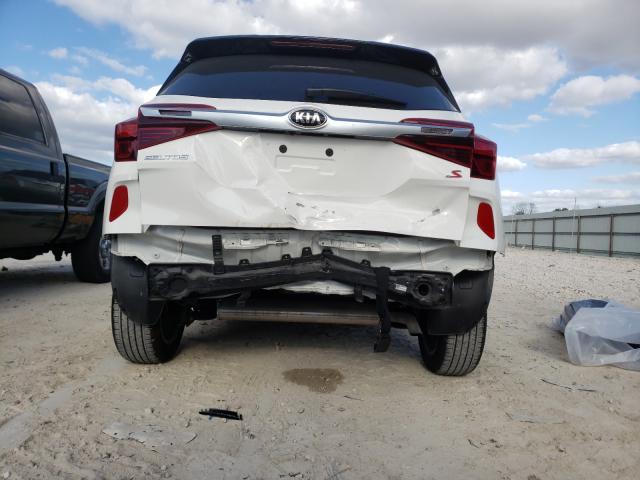 2021 KIA SELTOS S KNDEU2AA8M7049571