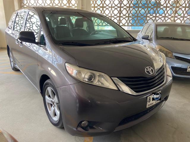 Toyota sienna dubai