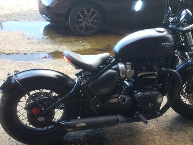 Triumph Bonneville Bobber Black