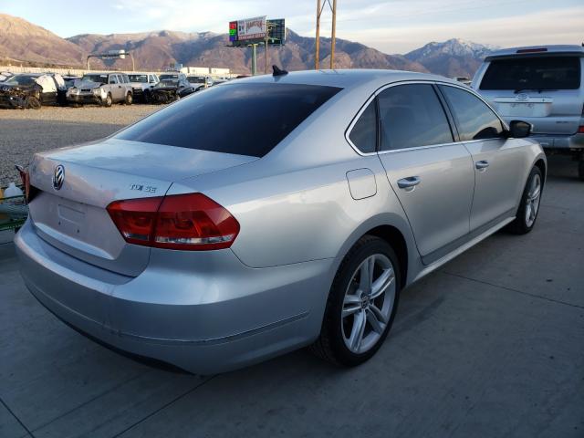 2015 VOLKSWAGEN PASSAT SE 1VWBV7A32FC046400