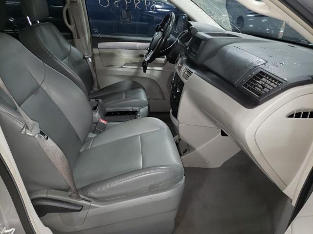 2011 VOLKSWAGEN ROUTAN SE 2V4RW3DG8BR766832