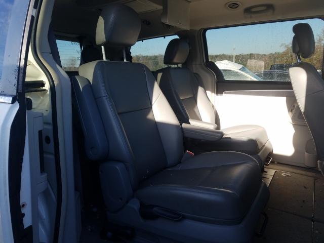 2011 VOLKSWAGEN ROUTAN SE 2V4RW3DG1BR642174
