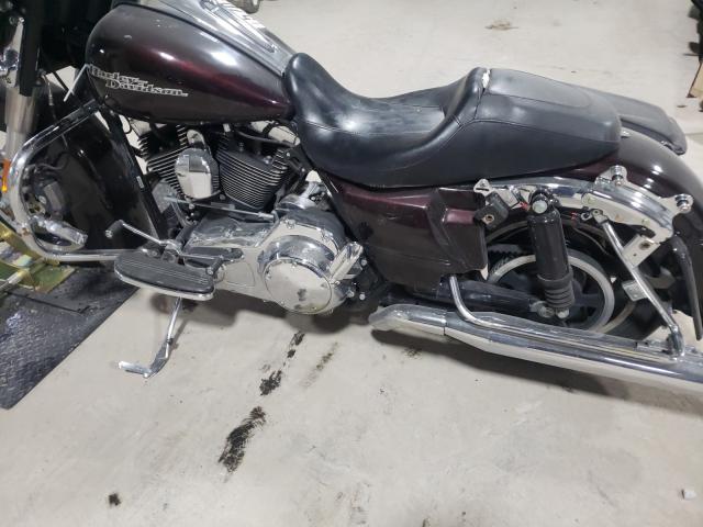 2011 HARLEY-DAVIDSON FLHX 1HD1KB412BB629701
