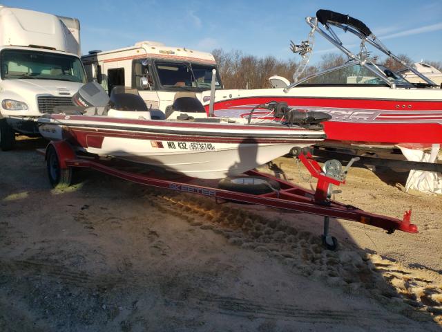 Salvage boats for sale at Columbia, MO auction: 1999 Skeeter Boat