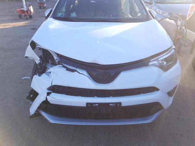 2016 TOYOTA RAV4 SE JTMJFREV8GJ064559