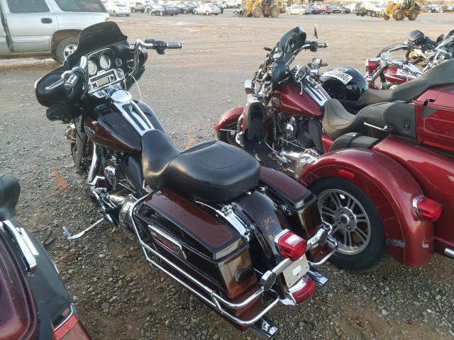 2011 HARLEY-DAVIDSON FLHTCU 1HD1FC41XBB601929