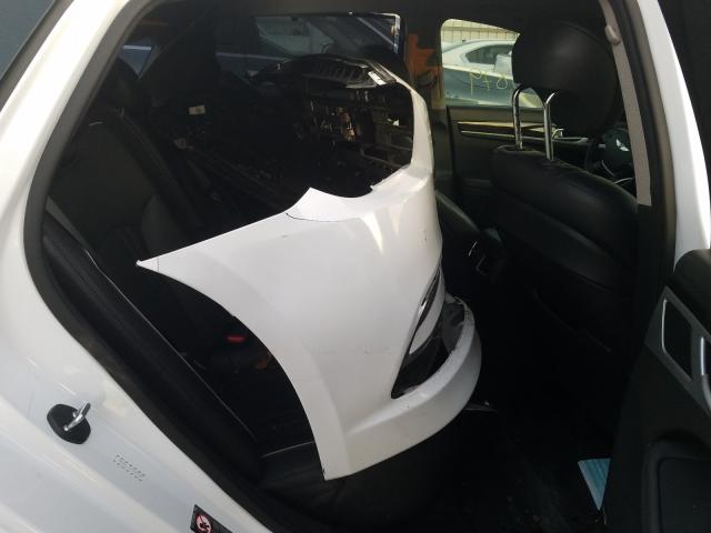 2016 HYUNDAI GENESIS 3. KMHGN4JE7GU107031