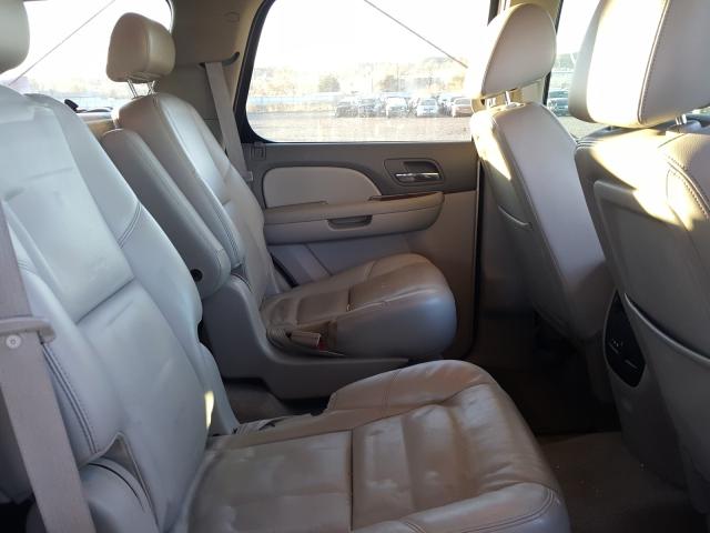 2010 CHEVROLET TAHOE K150 1GNUKCE09AR205147
