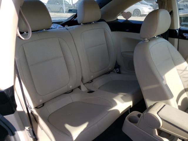 2018 VOLKSWAGEN BEETLE SE 3VWJD7AT8JM710110