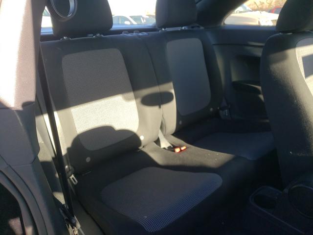 2018 VOLKSWAGEN BEETLE S 3VWFD7AT3JM721067