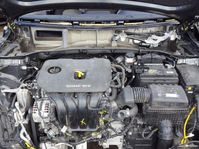 2018 HYUNDAI KONA SEL KM8K62AA7JU118692