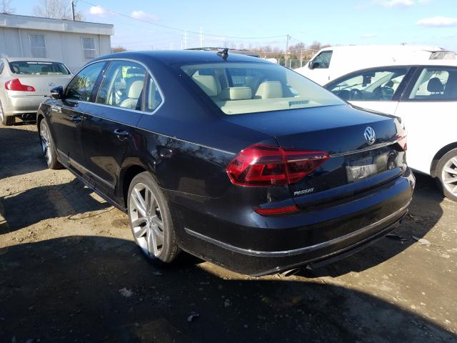2017 VOLKSWAGEN PASSAT R-L 1VWDT7A36HC028371