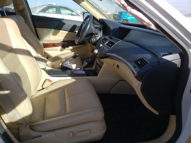 2011 HONDA ACCORD CRO 5J6TF2H57BL006641