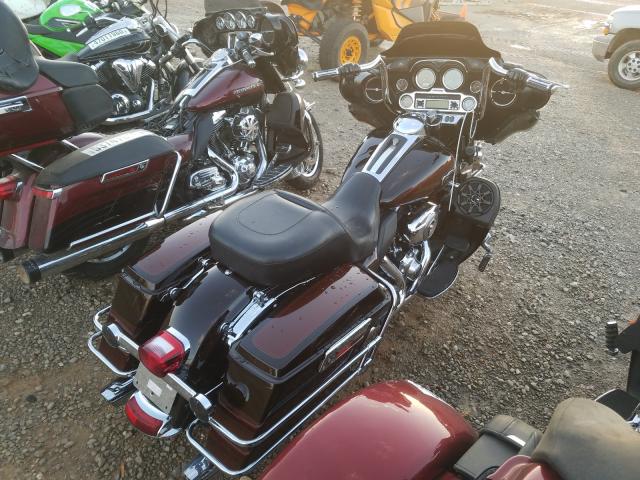2011 HARLEY-DAVIDSON FLHTCU 1HD1FC41XBB601929