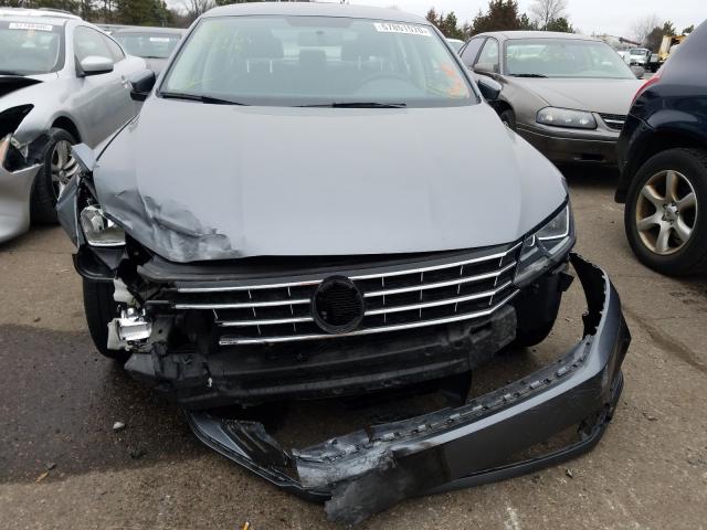2017 VOLKSWAGEN PASSAT R-L 1VWDT7A3XHC004784