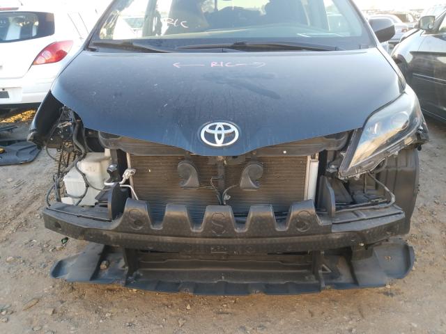 2016 TOYOTA SIENNA SE 5TDXK3DC8GS699531