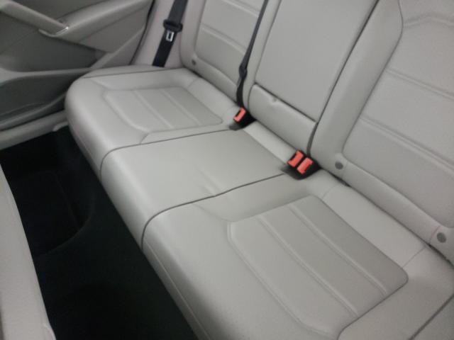 2017 VOLKSWAGEN PASSAT R-L 1VWDT7A36HC084102