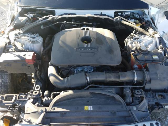 2017 JAGUAR XE SAJAR4BG3HA977314