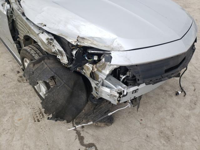 2017 CHEVROLET IMPALA 2G1105SAXH9164602