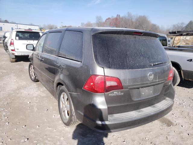 2010 VOLKSWAGEN ROUTAN SE 2V4RW3D13AR295358