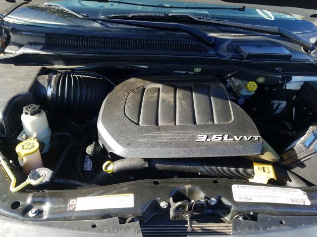 2011 VOLKSWAGEN ROUTAN SE 2V4RW3DG1BR642174