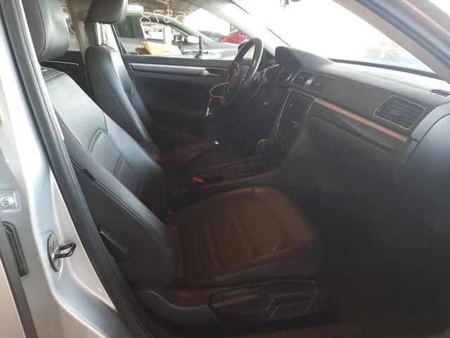 2017 VOLKSWAGEN PASSAT R-L 1VWDT7A37HC063467