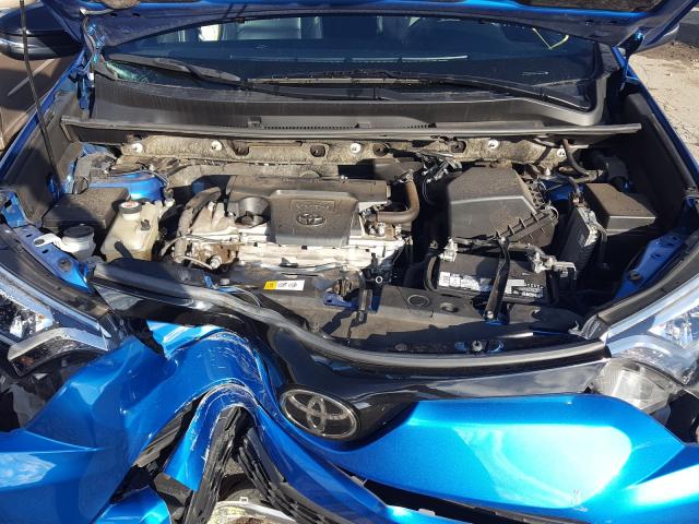 2017 TOYOTA RAV4 SE JTMNFREV0HJ148409