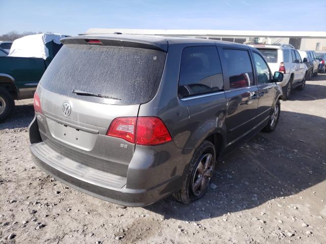 2010 VOLKSWAGEN ROUTAN SE 2V4RW3D13AR295358
