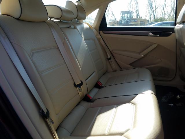 2017 VOLKSWAGEN PASSAT R-L 1VWDT7A36HC028371