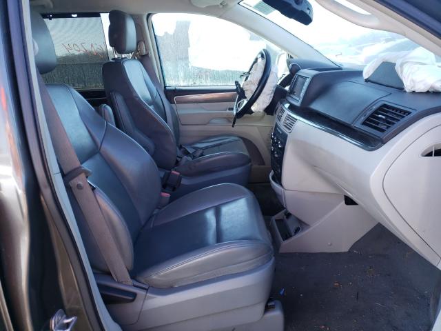 2010 VOLKSWAGEN ROUTAN SE 2V4RW3D13AR295358