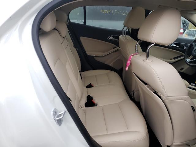 2018 MERCEDES-BENZ GLA 250 4M WDCTG4GB5JJ374164