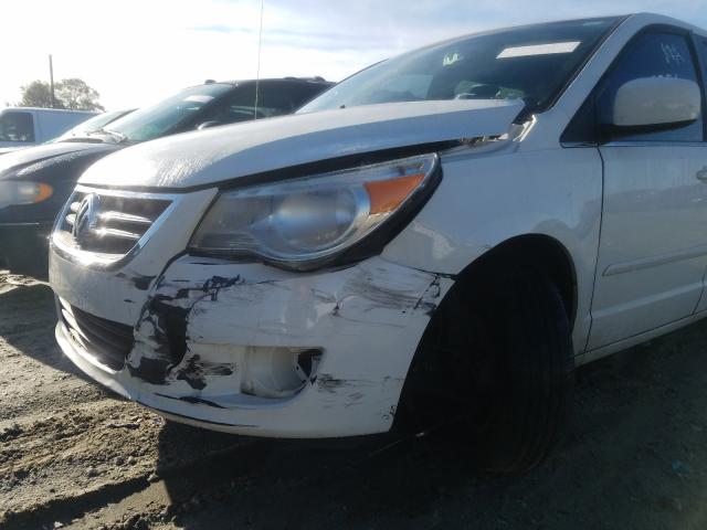 2011 VOLKSWAGEN ROUTAN SE 2V4RW3DG1BR642174