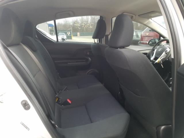 2016 TOYOTA PRIUS C JTDKDTB35G1589895