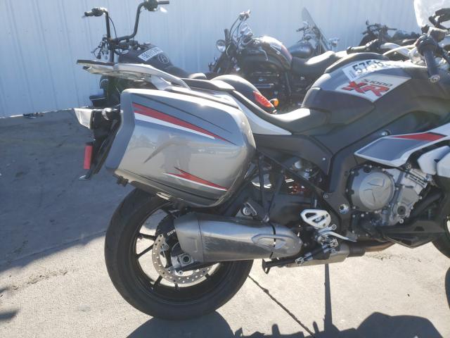 2016 BMW S 1000 XR WB10D1305GZ463227