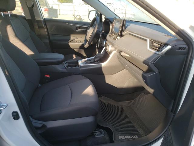 2020 TOYOTA RAV4 XLE JTMW1RFV3LD057353