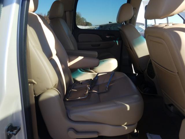 2011 CHEVROLET SUBURBAN C - 1GNSCKE03BR391056