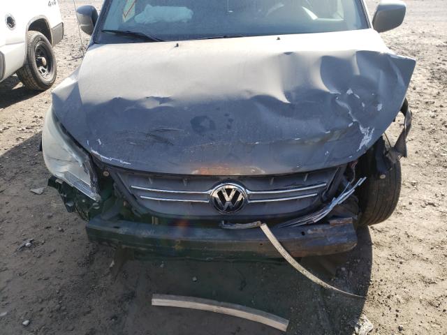 2010 VOLKSWAGEN ROUTAN SE 2V4RW3D13AR295358