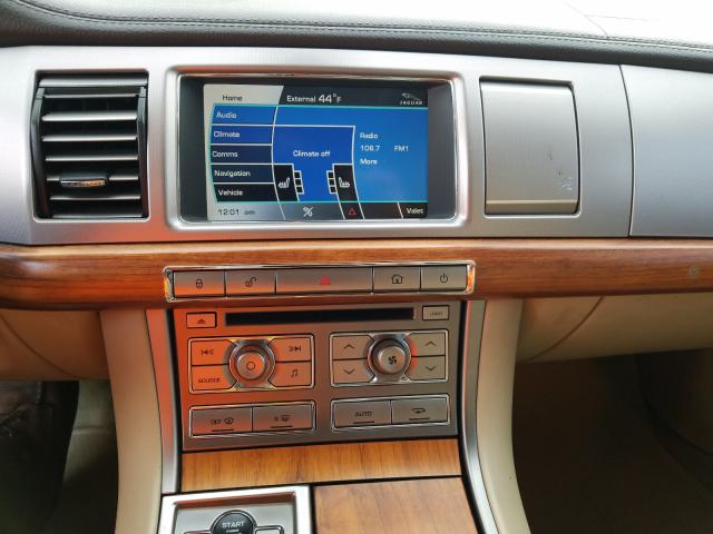 2010 JAGUAR XF LUXURY SAJWA0FA9AHR57108