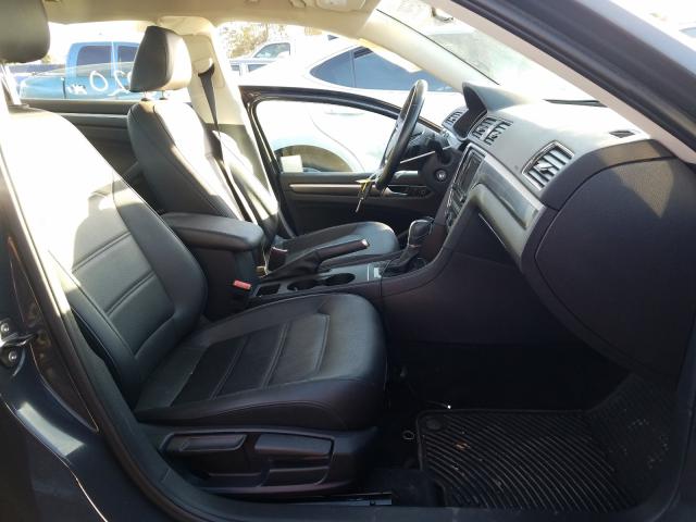 2017 VOLKSWAGEN PASSAT R-L 1VWDT7A36HC022943