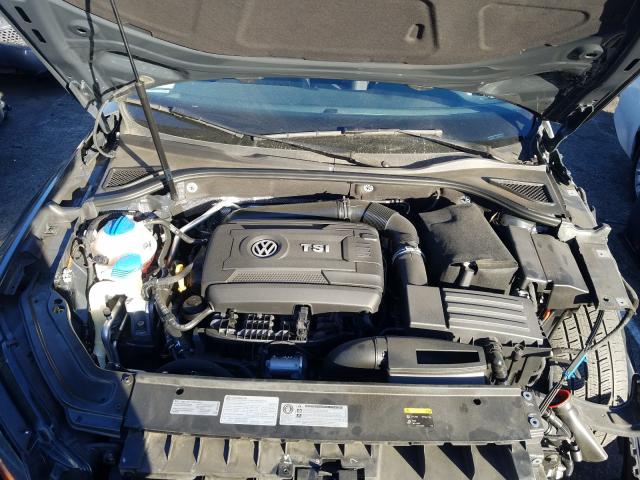2017 VOLKSWAGEN PASSAT R-L 1VWDT7A36HC022943