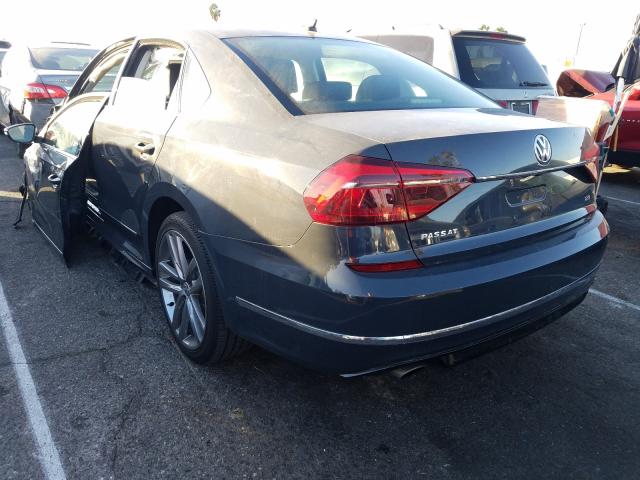 2017 VOLKSWAGEN PASSAT R-L 1VWDT7A36HC022943