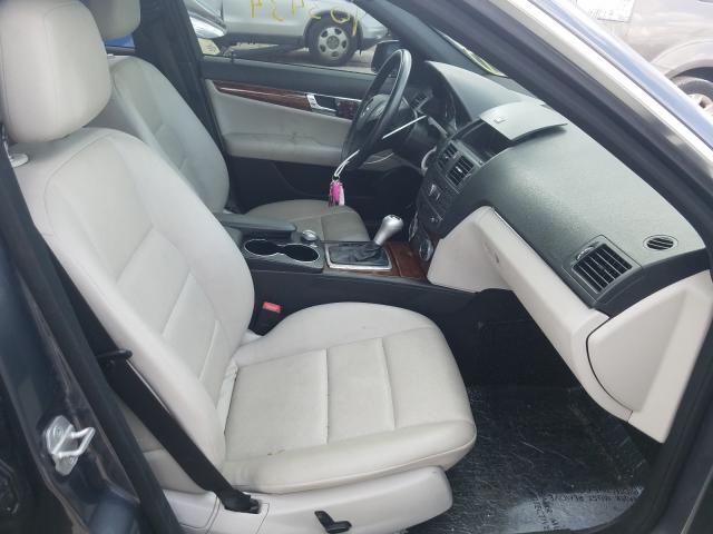2011 MERCEDES-BENZ C300 WDDGF5EB8BR172673