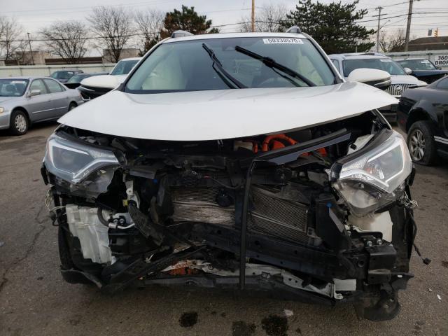 2018 TOYOTA RAV4 HV LE JTMRJREV5JD222721
