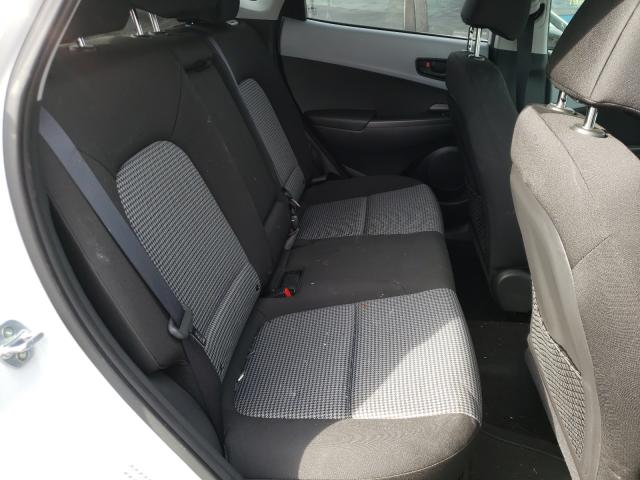2018 HYUNDAI KONA SEL KM8K22AA3JU114361