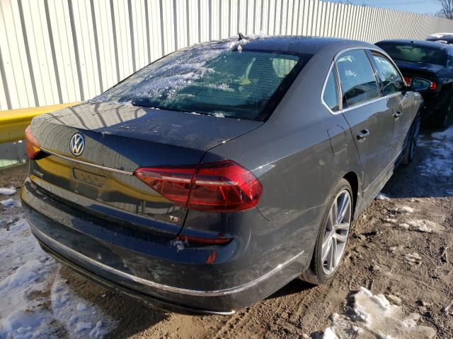 2017 VOLKSWAGEN PASSAT R-L 1VWDT7A34HC035173