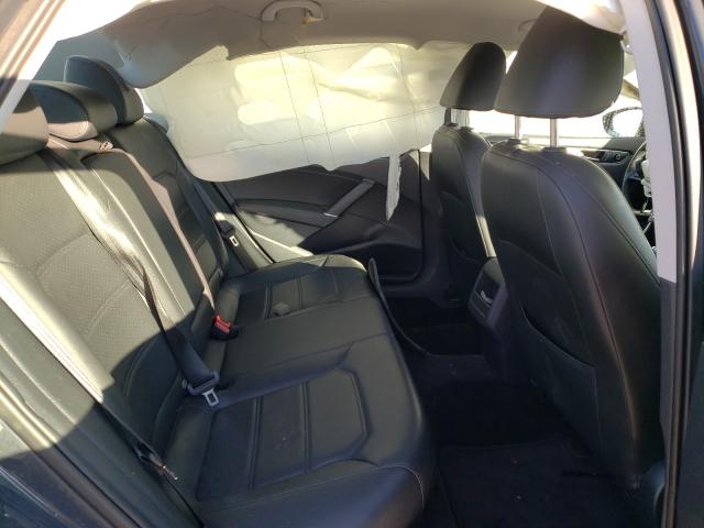 2017 VOLKSWAGEN PASSAT R-L 1VWDT7A34HC035173