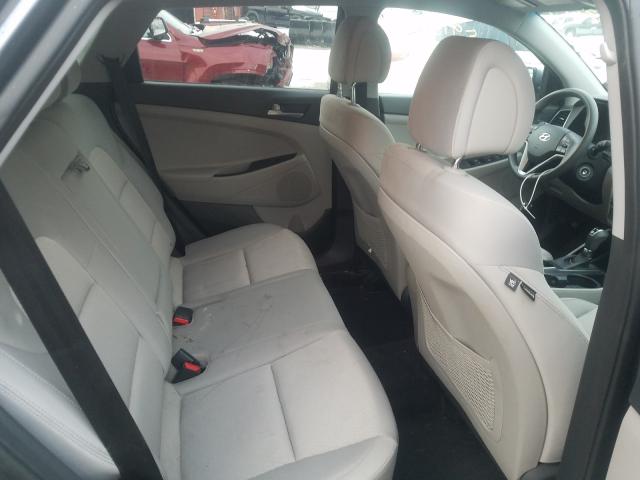 2018 HYUNDAI TUCSON SE KM8J2CA48JU805221